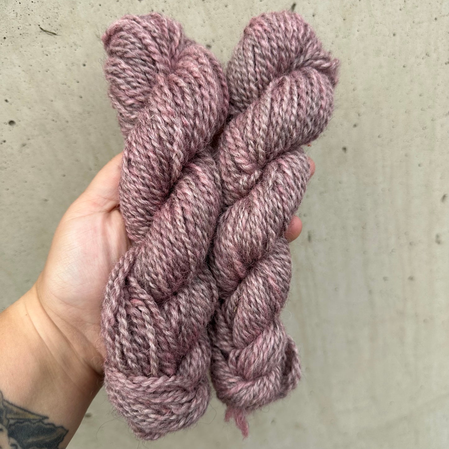 Bruse - Tyggis på grå