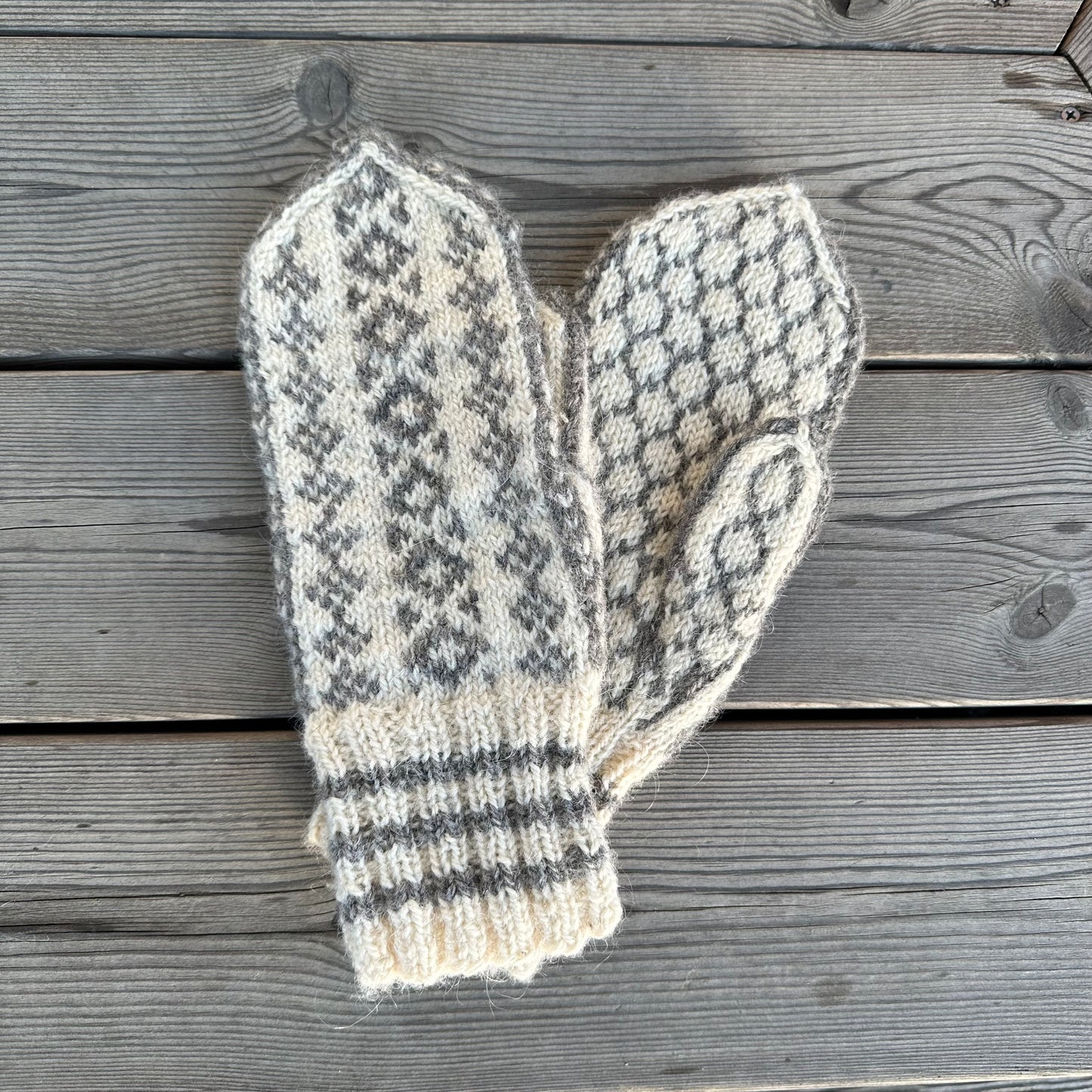 Strikkepakke - Skotterødvotter